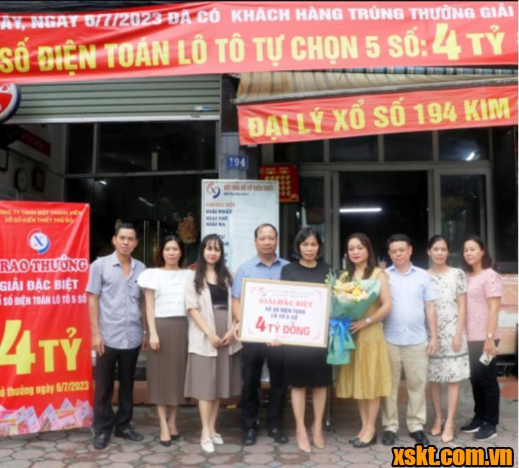 Trao thưởng 4 tỷ đồng XSĐT lô tô 5 số mở thưởng ngày 6/7/2023